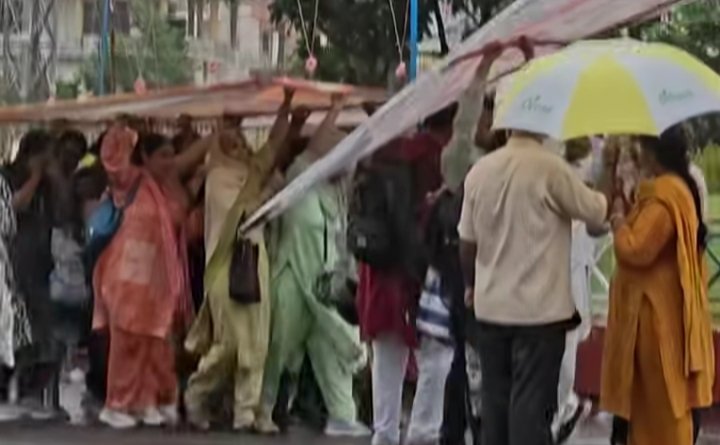 गेस्ट टीचर्स ने समाप्त किया अपना धरना।