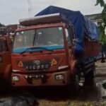 कैंटर का ड्राइवर अपनी गाड़ी मे मृत पाया गया।