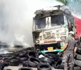यमुनानगर की टायर फैक्टरी मे लगी आग।