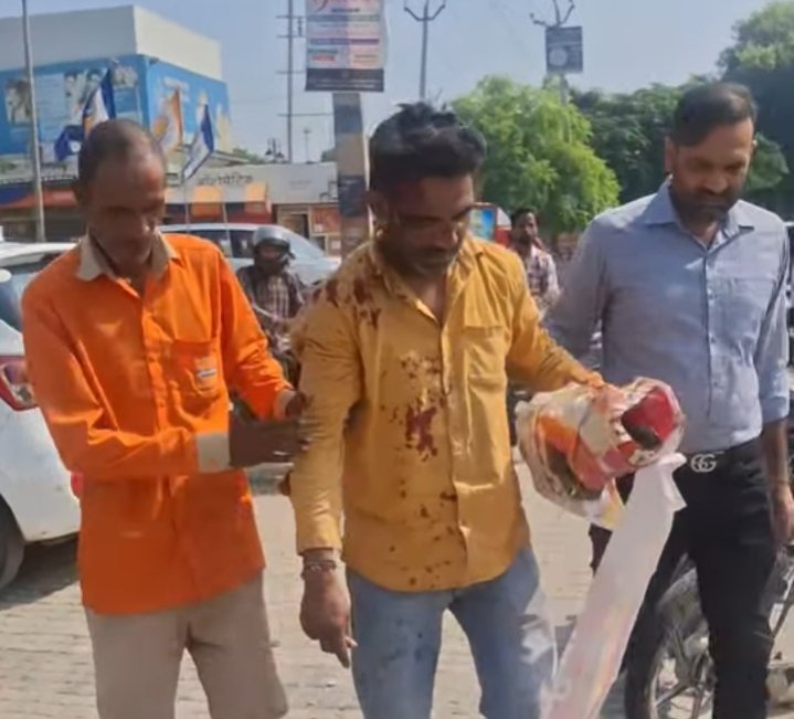 करनाल मे दो बाइक सवारो मे हुई टक्कर।