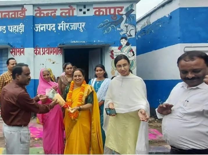 बाल विकास परियोजना अधिकारी रीता अवस्थी सेवानिवृत्त:* लोकापुर में विदाई समारोह, शॉल और स्मृति चिन्ह देकर सम्मानित किया