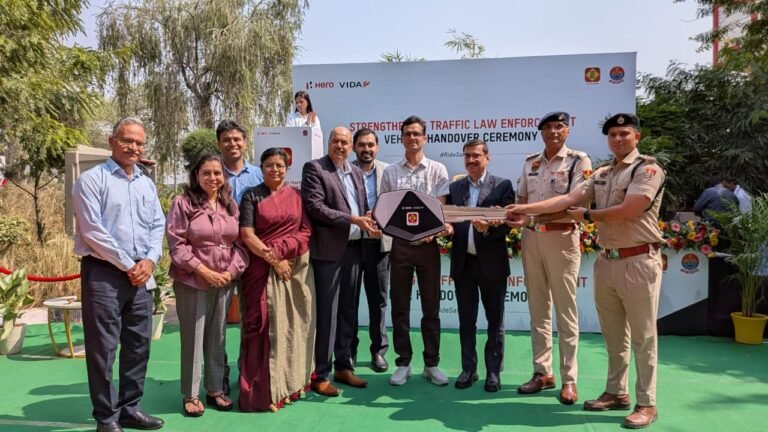 रेवाड़ी पुलिस के बेड़े में शामिल हुईं 30 नई अत्याधुनिक बाइकें; हीरो मोटोकॉर्प ने ‘सुरक्षा साथी’ पहल के तहत निभाई सामाजिक सहभागिता -पुलिस अधीक्षक रेवाड़ी श्री हेमेंद्र कुमार मीणा,आईप