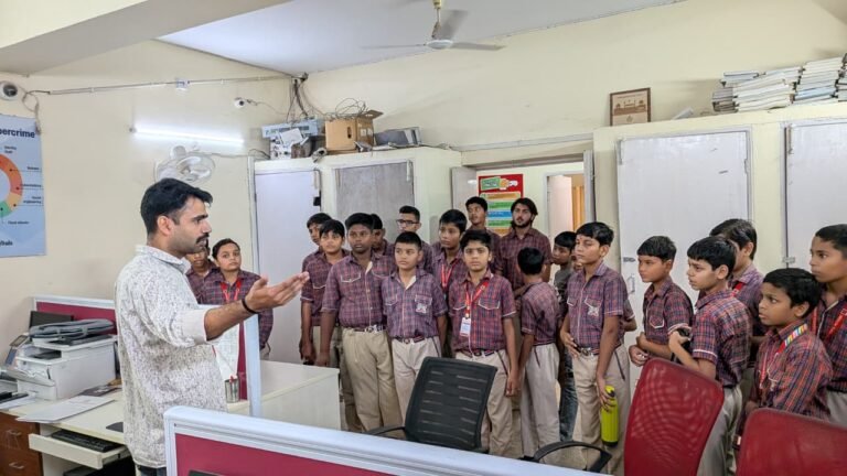 -पुलिस अधीक्षक रेवाड़ी श्री हेमेंद्र कुमार मीणा (IPS) के दिशा-निर्देशानुसार जिलेभर में चलाया जा रहा है जागरूकता अभियान