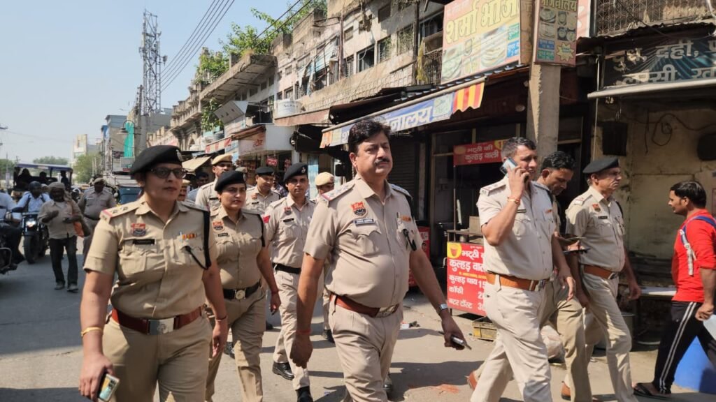 "आपकी सुरक्षा, हमारी प्राथमिकता": दशहरा, धनतेरस व दीपावली को लेकर रेवाड़ी पुलिस अलर्ट; चप्पे-चप्पे पर पुलिस का कड़ा पहरा। - - REWARI, हरियाणा
