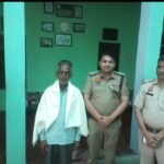 पुलिस स्मृति दिवस एवं झंडा दिवस कार्यक्रम के तहत वीरवार को जिला पुलिस रेवाड़ी द्वारा शहीद सिपाही माहीचंद व शहीद एएसआई चंद्रहास को श्रद्धांजलि अर्पित करके परिजनों को किया गया सम्मानि