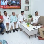 चंद्रपुर में दुर्गा विसर्जन के तारीख विवाद पर आमदार सुधीर मुनगंटीवार का हस्तक्षेप, 22 अक्टूबर को ही निकलेगी मिरवणूक