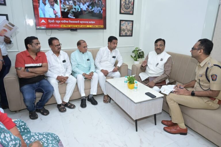 चंद्रपुर में दुर्गा विसर्जन के तारीख विवाद पर आमदार सुधीर मुनगंटीवार का हस्तक्षेप, 22 अक्टूबर को ही निकलेगी मिरवणूक