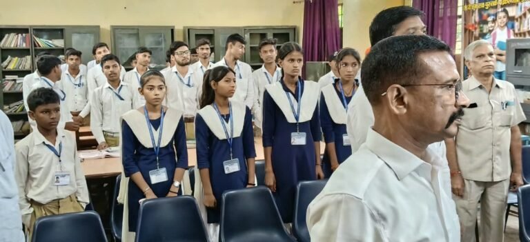 प्रदेश में.60 लाख से अधिक छात्र-छात्राओं के खातों में 148 करोड रुपये से अधिक की छात्रवृत्ति एवं शुल्क प्रतिपर्ति का अंतरण मुख्यमंत्री जी के राज्यस्तरीय कार्यक्रम का जनपद के 55 विद