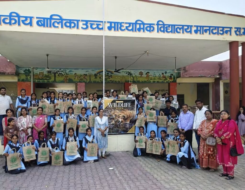 सेवा ज्योति कलश यात्रा निकाल कर दिया नशा मुक्ति वे जन सेवा का संदेश 1 सेवा ज्योति कलश यात्रा निकाल कर दिया नशा मुक्ति वे जन सेवा का संदेश - SAWAI MADHOPUR, राजस्थान