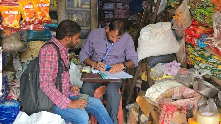 खाद्य प्रतिष्ठानों का निरीक्षण एवं नमूने लिए