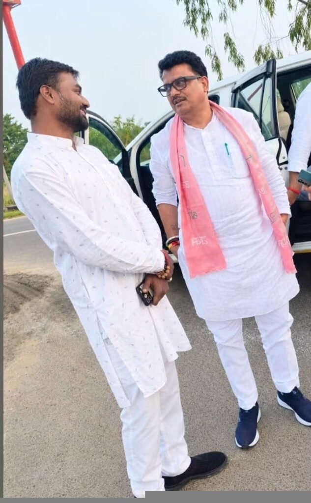 प्रभारी मंत्री से मिले भाजपा युवा नेता दीपक शर्मा, मानपुर विधानसभा की समस्याओं पर कराया ध्यानाकर्षण मानपुर के मुद्दों पर मुखर हुए दीपक शर्मा, प्रभारी मंत्री के सामने अवैध गतिविधियो - उमरिया, मध्य प्रदेश