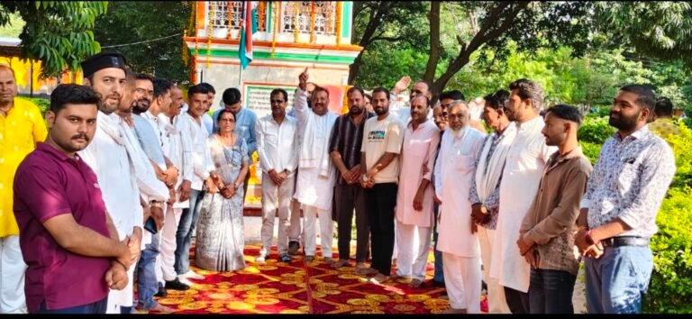 जिला रिपोर्टर सुरेश चौहान आगर मालवा मध्य प्रदेश कांग्रेस ने मनाई गांधी और शास्त्री जयंती, पुष्पांजलि अर्पित कर किया नमन