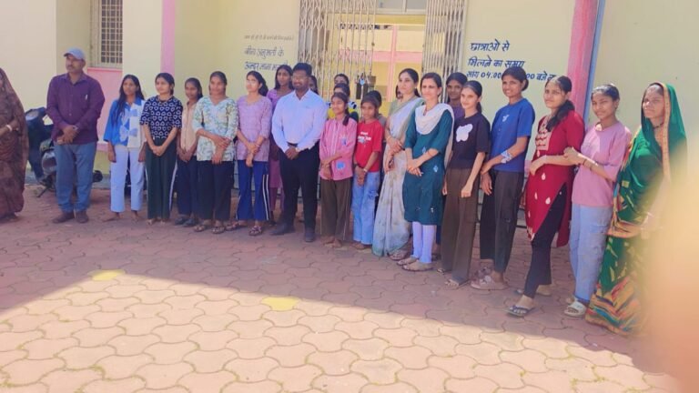 जिला रिपोर्टर सुरेश चौहान आगर मालवा मध्य प्रदेश बालिका छात्रावासों का निरीक्षण, व्यवस्थाएं दुरुस्त रखने के निर्देश
