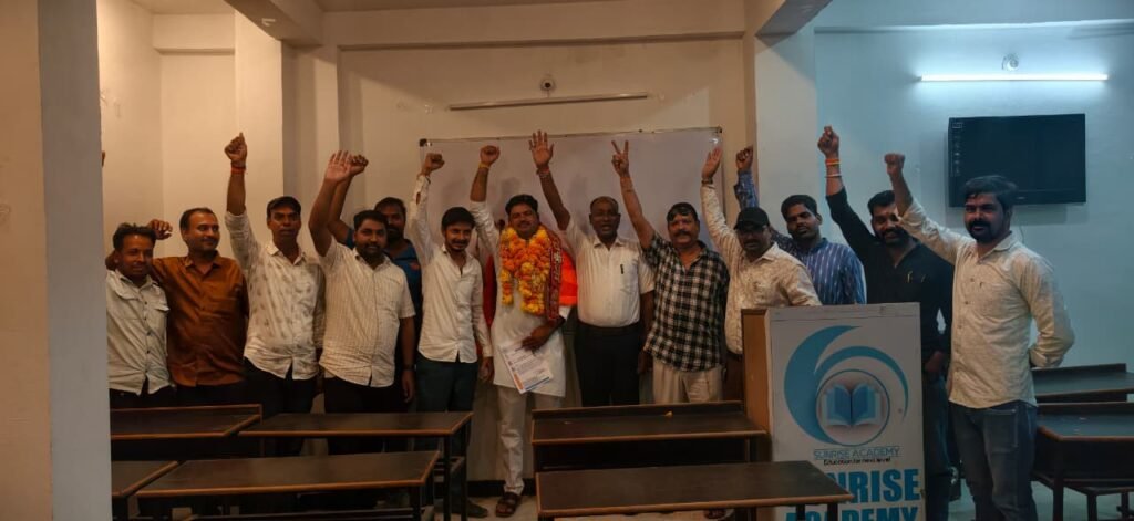 जिला रिपोर्टर सुरेश चौहान आगर मालवा मध्य प्रदेश नरेंद्र मोदी विचार मंच युवा मोर्चा ने गोविंद सिंह गुर्जर को सौंपी आगर मालवा जिला अध्यक्ष की जिम्मेदारी 1 जिला रिपोर्टर सुरेश चौहान आगर मालवा मध्य प्रदेश नरेंद्र मोदी विचार मंच युवा मोर्चा ने गोविंद सिंह गुर्जर को सौंपी आगर मालवा जिला अध्यक्ष की जिम्मेदारी - आगर-मालवा, मध्य प्रदेश