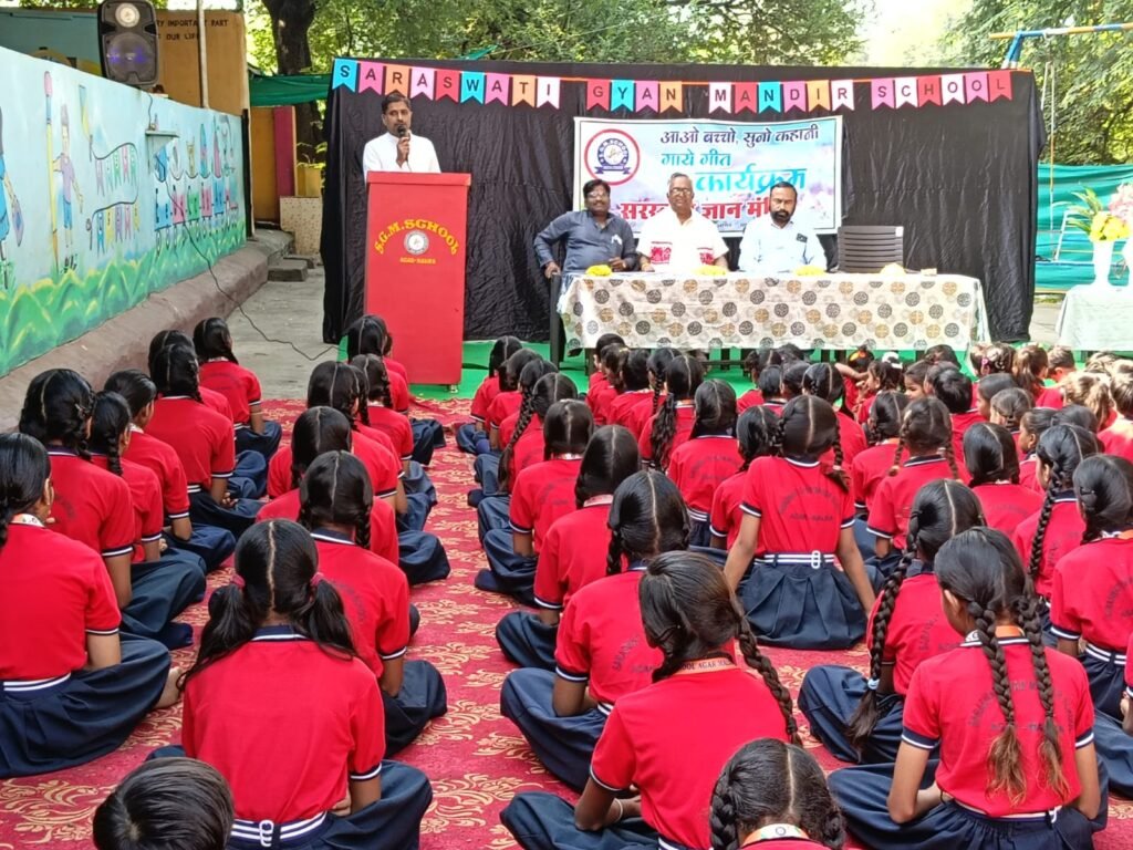 जिला रिपोर्टर सुरेश चौहान आगर मालवा मध्य प्रदेश कहानी के मंच पर गूंजा देशभक्ति का सुर, भगत सिंह के किरदार ने बांधा समां* *पीएम श्री प्राचार्य के.सी. मालवीय ने अभिनय के जरिए सुनाई - आगर-मालवा, मध्य प्रदेश