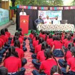 जिला रिपोर्टर सुरेश चौहान आगर मालवा मध्य प्रदेश कहानी के मंच पर गूंजा देशभक्ति का सुर, भगत सिंह के किरदार ने बांधा समां* *पीएम श्री प्राचार्य के.सी. मालवीय ने अभिनय के जरिए सुनाई