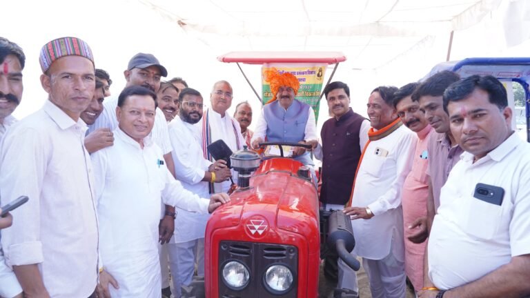 जिला रिपोर्टर सुरेश चौहान आगर मालवा मध्य प्रदेश सेवा संकल्प अभियान से बागवानी में आई क्रांति, मिनी ट्रैक्टर ने बदली संतरा किसानों की तकदीर* *50 प्रतिशत सरकारी अनुदान से आधुनिक खेत