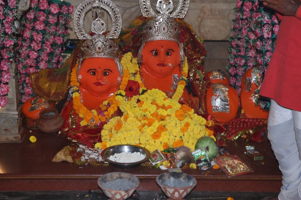 रिपोर्टर सुरेश चौहान आगर मालवा मध्य प्रदेश शारदीय नवजिलारात्रि पर विशेष *500 साल पुराना बाड़ी माता मंदिर: जहां नारियल की चटक से मिलता है मनोकामना पूरी होने का संकेत! *नौकरी, विवा - आगर-मालवा, मध्य प्रदेश