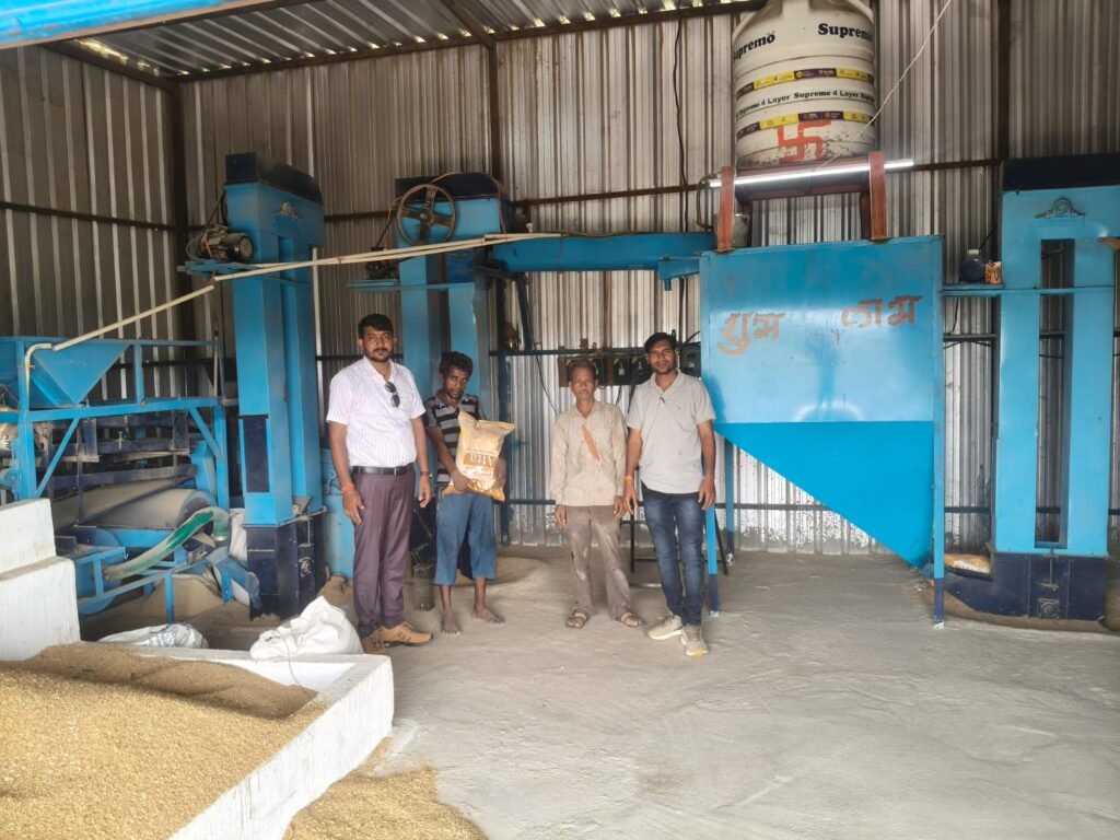 जिला रिपोर्टर सुरेश चौहान आगर मालवा मध्य प्रदेश *पीएमएफएमई योजना से बदली देवी सिंह परमार की जिंदगी, 29 लाख का ऋण बना स्वरोजगार की ताकत* *खाद्य प्रसंस्करण इकाई स्थापित करने मिला आर - आगर-मालवा, मध्य प्रदेश
