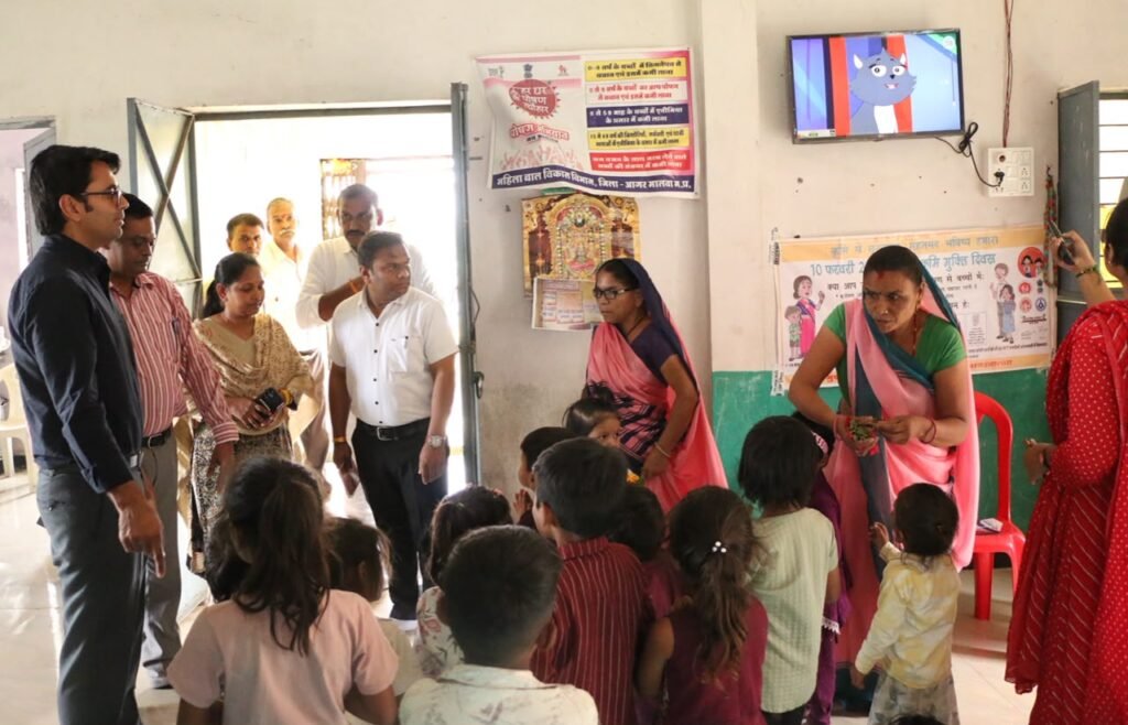 जिला रिपोर्टर सुरेश चौहान आगर मालवा मध्य प्रदेश मोड़ी में राशन दुकान से आंगनवाड़ी तक पहुंचे कलेक्टर-एसपी, व्यवस्थाओं का लिया जायजा ई-टोकन से खाद वितरण की जांच, पशु आहार यूनिट में 1 जिला रिपोर्टर सुरेश चौहान आगर मालवा मध्य प्रदेश मोड़ी में राशन दुकान से आंगनवाड़ी तक पहुंचे कलेक्टर-एसपी, व्यवस्थाओं का लिया जायजा ई-टोकन से खाद वितरण की जांच, पशु आहार यूनिट में - आगर-मालवा, मध्य प्रदेश