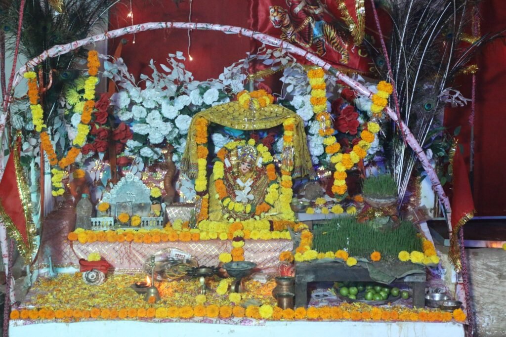 जिला रिपोर्टर सुरेश चौहान आगर मालवा मध्य प्रदेश शारदीय नवरात्रि पर विशेष कानड़ का मां हिंगलाज देवी मठ: तंत्र साधना, प्राचीन परंपरा और जनआस्था का अद्भुत संगम श्रद्धालुओं की अटूट आ 1 जिला रिपोर्टर सुरेश चौहान आगर मालवा मध्य प्रदेश शारदीय नवरात्रि पर विशेष कानड़ का मां हिंगलाज देवी मठ: तंत्र साधना, प्राचीन परंपरा और जनआस्था का अद्भुत संगम श्रद्धालुओं की अटूट आ - आगर-मालवा, मध्य प्रदेश