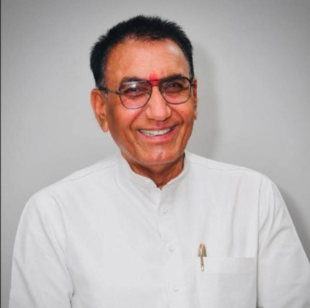 जिला रिपोर्टर सुरेश चौहान आगर मालवा मध्य प्रदेश विजयादशमी पर प्रदेशभर में गूंजेगा शौर्य का संकल्प, आगर-मालवा में मंत्री नारायण सिंह पवार करेंगे शस्त्र-पूजन* 20 अक्टूबर को दशहरे पर - आगर-मालवा, मध्य प्रदेश