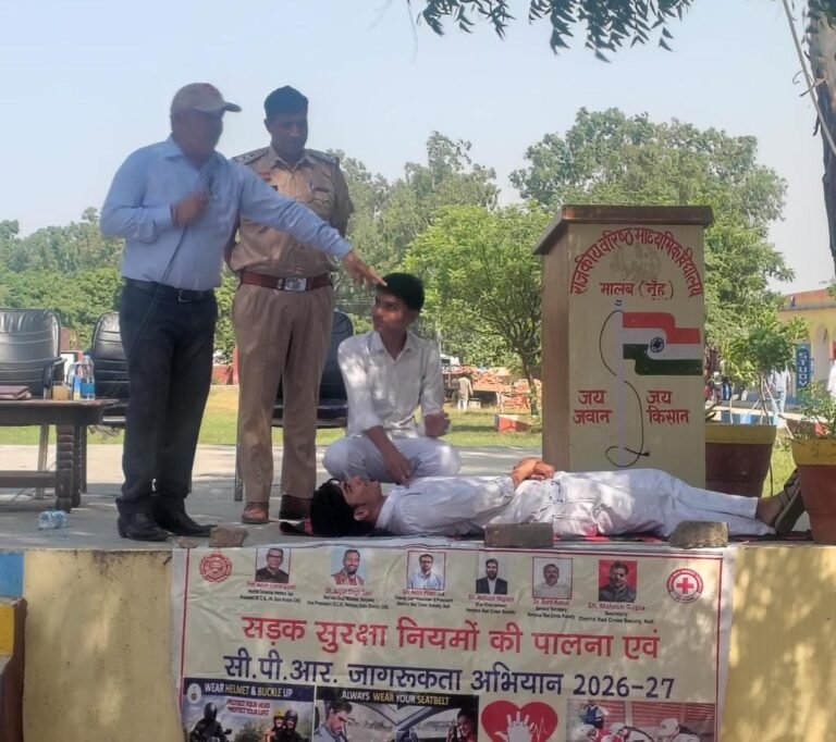 सड़क सुरक्षा नियमों की पालना से ही जान- माल की सुरक्षा संभव:डीसी अखिल पिलानी