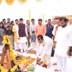 जिला रिपोर्टर सुरेश चौहान आगर मालवा मध्य प्रदेश आगर में दशहरे पर गूंजा शौर्य का संकल्प, मंत्री नारायण सिंह पंवार ने किया शस्त्र पूजन नई पुलिस लाइन में वैदिक मंत्रोच्चार के बीच पूजन