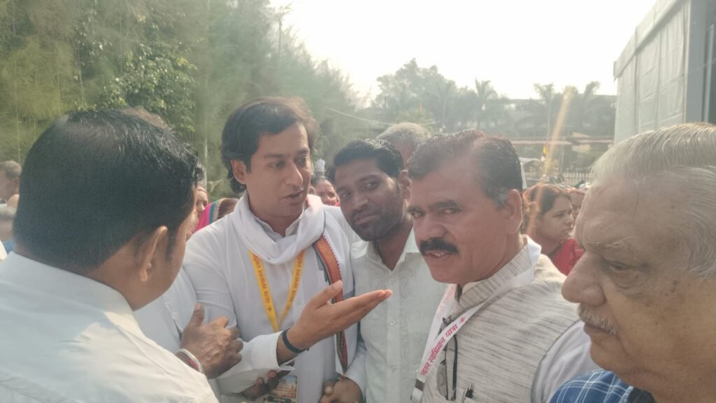 जिला रिपोर्टर सुरेश चौहान आगर मालवा मध्य प्रदेश सत्य सनातन स्वाभिमान यात्रा का शुभारंभ, पूर्व मुख्यमंत्री दिग्विजय सिंह से आगर के गौरीशंकर सूर्यवंशी की विशेष वार्तालाप - आगर-मालवा, मध्य प्रदेश