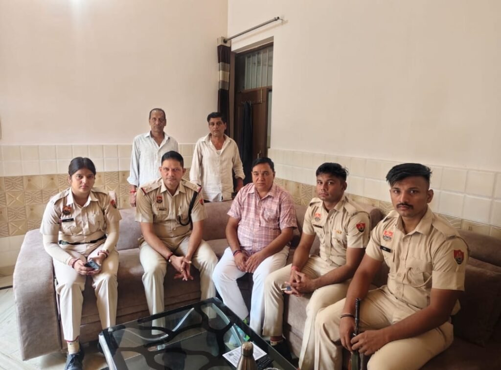 ब्लॉक कांग्रेस अध्यक्ष राजेश सहरावत हाउस अरेस्ट दो घंटे तक तैनात रहे पुलिसकर्मी - नूँह, हरियाणा