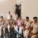ब्लॉक कांग्रेस अध्यक्ष राजेश सहरावत हाउस अरेस्ट दो घंटे तक तैनात रहे पुलिसकर्मी