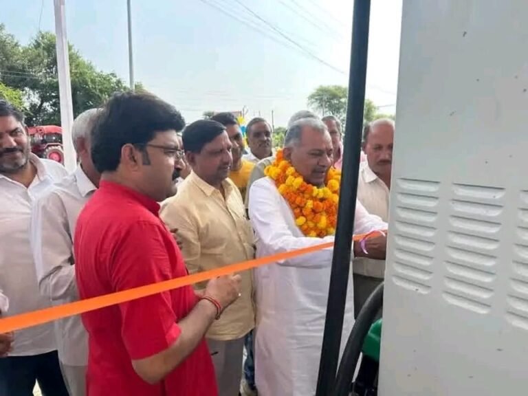 तावडू मे विधायक तेजपाल तवर ने किया पेट्रोल पंप का उद्घाटन