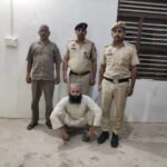 फिरोजपुर झिरका पुलिस ने धोखाधड़ी व साजिश के मामले में फरार आरोपी जाबिर को किया गिरफ्तार।