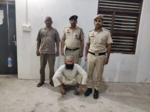 फिरोजपुर झिरका पुलिस ने धोखाधड़ी व साजिश के मामले में फरार आरोपी जाबिर को किया गिरफ्तार।