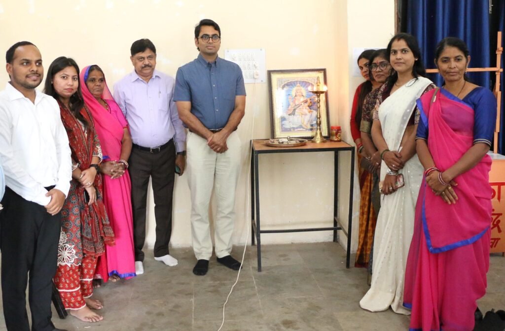 जिला रिपोर्टर सुरेश चौहान आगर मालवा मध्य प्रदेश 40 महिलाएं बनेंगी उद्यम सखी, ग्रामीण महिलाओं को स्वरोजगार से जोड़ने की मिलेगी जिम्मेदारी कलेक्टर डॉ. मीना ने किया सात दिवसीय प्रशिक् - आगर-मालवा, मध्य प्रदेश
