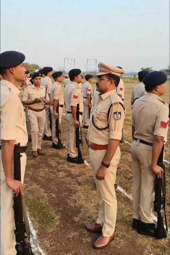 जिला रिपोर्टर सुरेश चौहान आगर मालवा मध्य प्रदेश पुलिस लाइन में जनरल परेड का आयोजन, एसपी ने लिया सलामी, उत्कृष्ट कर्मियों का सम्मान 1 जिला रिपोर्टर सुरेश चौहान आगर मालवा मध्य प्रदेश पुलिस लाइन में जनरल परेड का आयोजन, एसपी ने लिया सलामी, उत्कृष्ट कर्मियों का सम्मान - आगर-मालवा, मध्य प्रदेश