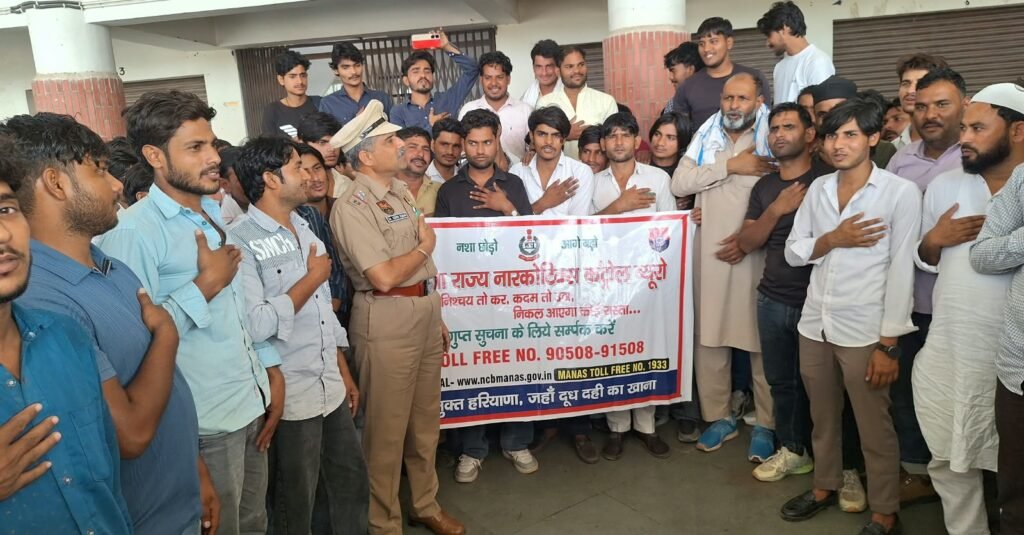 नवरात्रों में नशा मुक्ति का संकल्प चालक प्रशिक्षणार्थी को किया जागरूक। - नूँह, हरियाणा