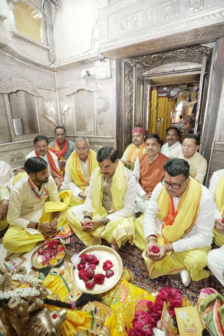जिला रिपोर्टर सुरेश चौहान आगर मालवा मध्य प्रदेश माँ बगलामुखी के दरबार में पहुंचे मुख्यमंत्री डॉ. मोहन यादव, प्रदेश की सुख-समृद्धि के लिए की पूजा-अर्चना नलखेड़ा स्थित विश्व प्रसिद्ध