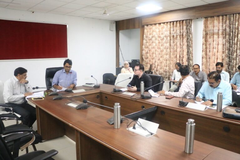 जिला रिपोर्टर सुरेश चौहान आगर मालवा मध्य प्रदेश खेती से दूध उत्पादन तक… कलेक्टर का फोकस, लक्ष्य पूरे करें और किसानों को दिलाएं योजनाओं का लाभ रबी सीजन में खाद-बीज की उपलब्धता से