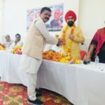 जिला रिपोर्टर सुरेश चौहान आगर मालवा मध्य प्रदेश आगर जिला कांग्रेस की संयुक्त बैठक सम्पन्न, वोट बचाओ-देश बचाओ अभियान में दिल्ली रैली के लिए रणनीति तय