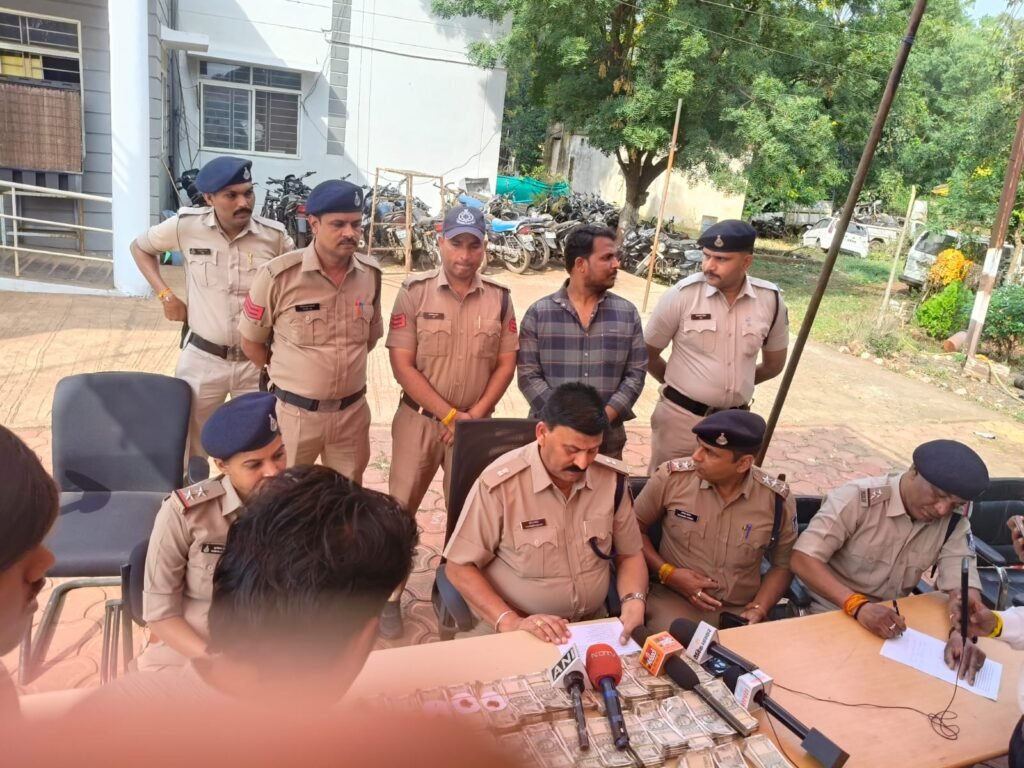 जिला रिपोर्टर सुरेश चौहान आगर मालवा मध्य प्रदेश _🚨 प्रजापति समाज के ईंट-भट्ठा संचालकों से मजदूरी के नाम पर लाखों की धोखाधड़ी का मामला: आगर पुलिस को बड़ी सफलता_ 1 जिला रिपोर्टर सुरेश चौहान आगर मालवा मध्य प्रदेश _🚨 प्रजापति समाज के ईंट-भट्ठा संचालकों से मजदूरी के नाम पर लाखों की धोखाधड़ी का मामला: आगर पुलिस को बड़ी सफलता_ - आगर-मालवा, मध्य प्रदेश