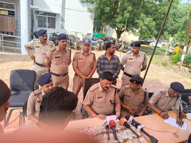 जिला रिपोर्टर सुरेश चौहान आगर मालवा मध्य प्रदेश _🚨 प्रजापति समाज के ईंट-भट्ठा संचालकों से मजदूरी के नाम पर लाखों की धोखाधड़ी का मामला: आगर पुलिस को बड़ी सफलता_