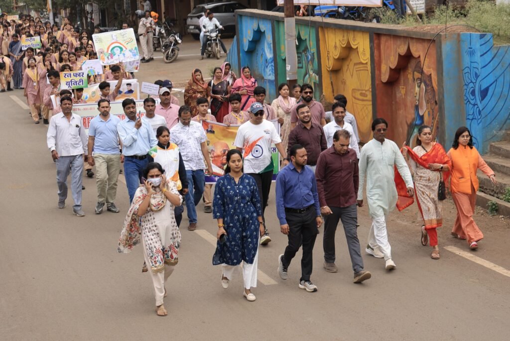 जिला रिपोर्ट सुरेश चौहान आगर मालवा मध्य प्रदेश एकता के रंग में रंगा आगर-मालवा, सड़कों पर उमड़ा जनसैलाब सरदार पटेल की जयंती पर निकली भव्य ‘रन फॉर यूनिटी’, कदम से कदम मिलाकर दिया राष - आगर-मालवा, मध्य प्रदेश