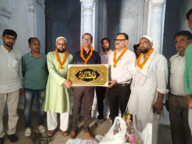 *बहूबेगम मकबरा का चार्ज फिर से पुराने मुतवल्ली अशफाक हुसैन जिया को सौंपा गया, स्थानीय निवासियों ने फूल-मालाओं से किया भव्य स्वागत*