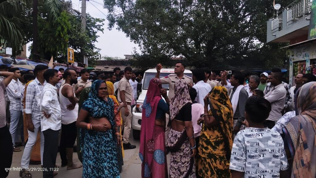 सूमर में नामांकन को लेकर हंगामा, 10 मिनट की देरी से नहीं भर सकीं पर्चा 1 सूमर में नामांकन को लेकर हंगामा, 10 मिनट की देरी से नहीं भर सकीं पर्चा - JHALAWAR, राजस्थान