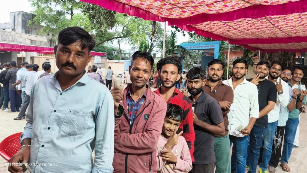 सूमर पंचायत में 83.20 प्रतिशत मतदान, मतदाताओं में दिखा खासा उत्साह 1 सूमर पंचायत में 83.20 प्रतिशत मतदान, मतदाताओं में दिखा खासा उत्साह - JHALAWAR, राजस्थान