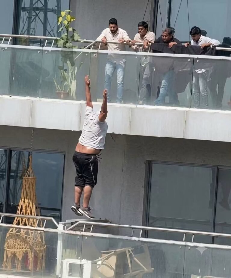 नोएडा मे युवक ने 22वीं मंजिल से लगाई छलांग