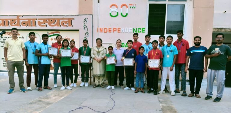 EMRS रहटगाँव के विद्यार्थियों का खेल प्रतियोगिताओं में शानदार प्रदर्शन क्लस्टर स्तरीय प्रतियोगिताओं में उत्कृष्ट प्रदर्शन कर