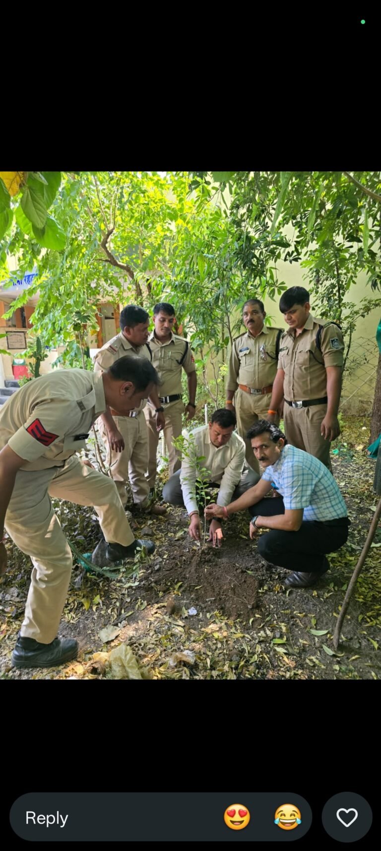 थाना परिसर में पौधारोपण कर दिया पर्यावरण संरक्षण का संदेश