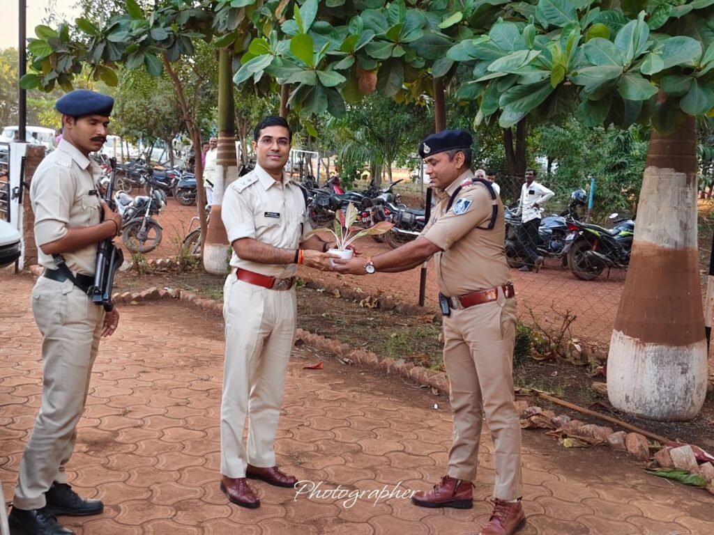 प्रभारी पुलिस अधीक्षक दीपक कुमार शुक्ला ने किया कोतवाली अगर का निरीक्षण - आगर-मालवा, मध्य प्रदेश